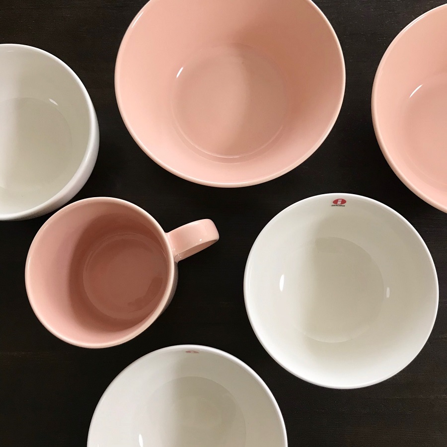 イッタラのティーマ新色パウダーで春色の食卓を楽しむ【優しいピンク色の食器】 | らっこのワーママブログ。